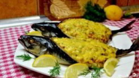скумбрия, запеченная лодочкой