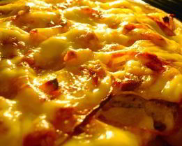 Запеченая форель с помидорами под сливочным соусом