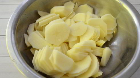 запеченная скумбрия на овощной подушке