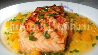 Запеченный лосось с острым апельсиновым соусом