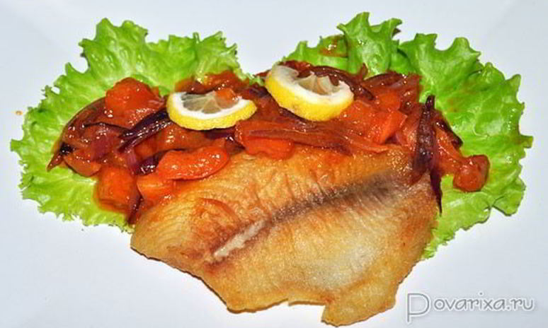 Рецепт жареной тилапии с луком и томатами