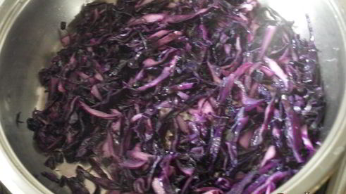 салат-гарнир из краснокочанной капусты и риса