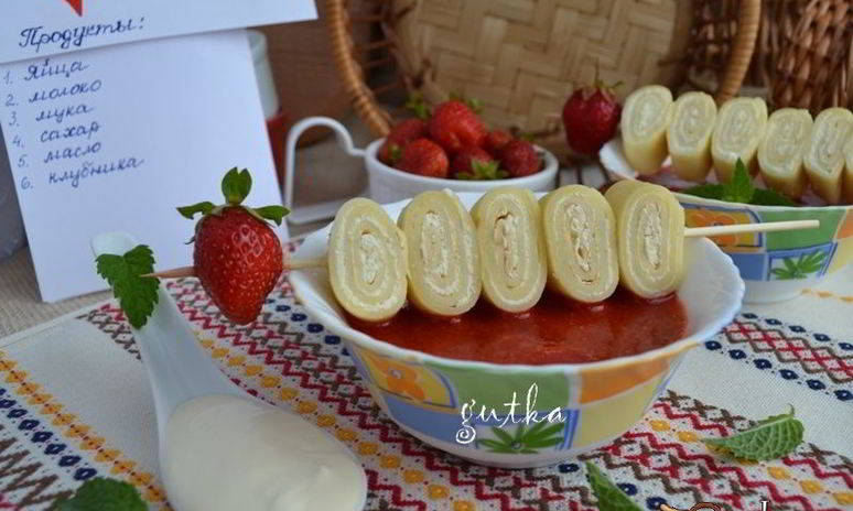 Рецепт блинных шашлычков с творогома и соусома иза клубник