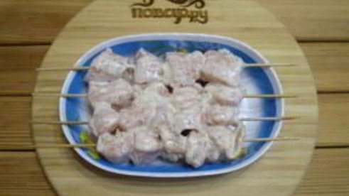 куриные шашлычки на шпажках в духовке для детей