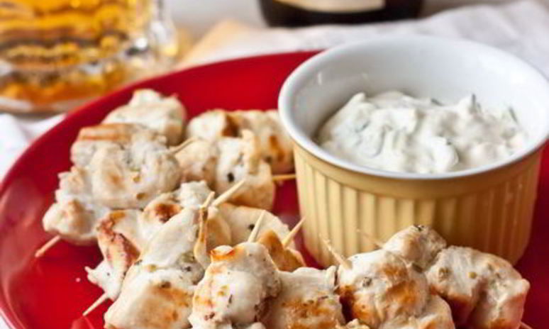 Рецепт куриных шашлычков с макательным соусом