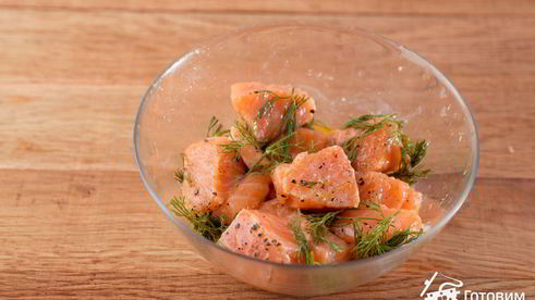 шашлычки из форели в духовке