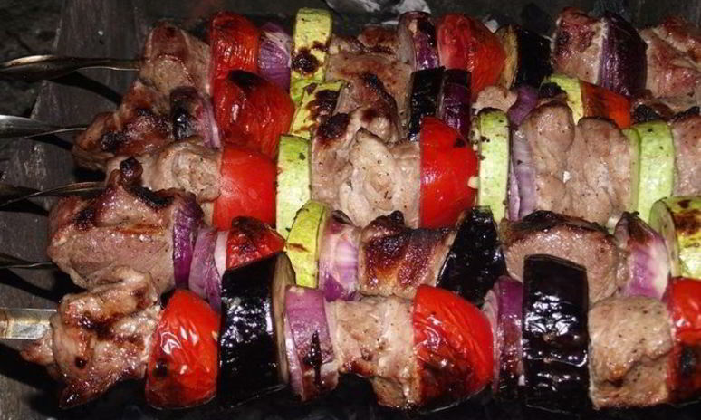 Рецепт шашлыка из свинины с овощами в луковом маринаде