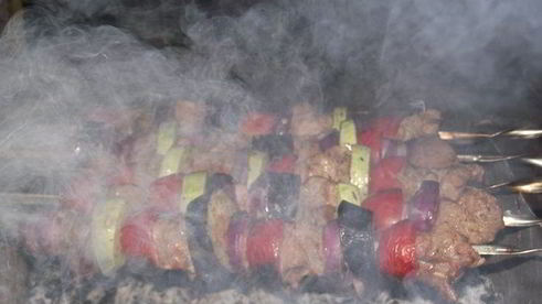 шашлык из свинины с овощами в луковом маринаде