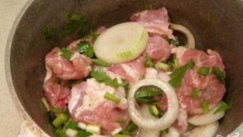 шашлык из свинины в красном вине