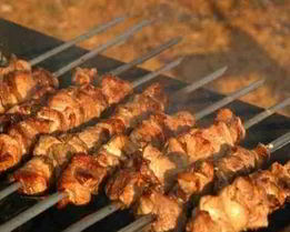 Шашлык из свинины в маринаде из томатов и розмарина