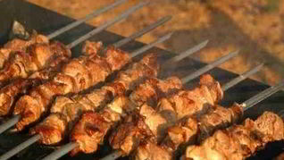 Шашлык из свинины в маринаде из томатов и розмарина