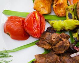 Шашлык из ягнятины с овощами