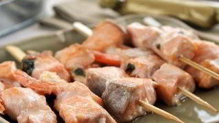 Шашлыки из лосося в специях