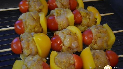 шашлыки из рубленного мяса с овощами