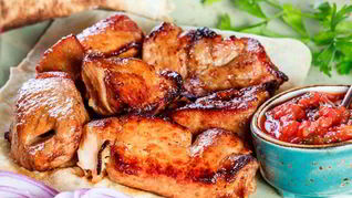 Свиной шашлык на красном вине