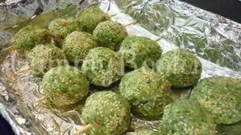 зеленые сырно-картофельные шашлычки на шпажках