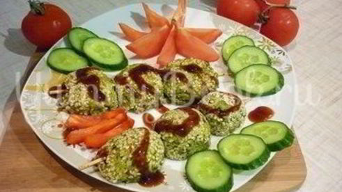 зеленые сырно-картофельные шашлычки на шпажках