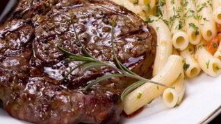 Говяжьи стейки с горчичным соусом