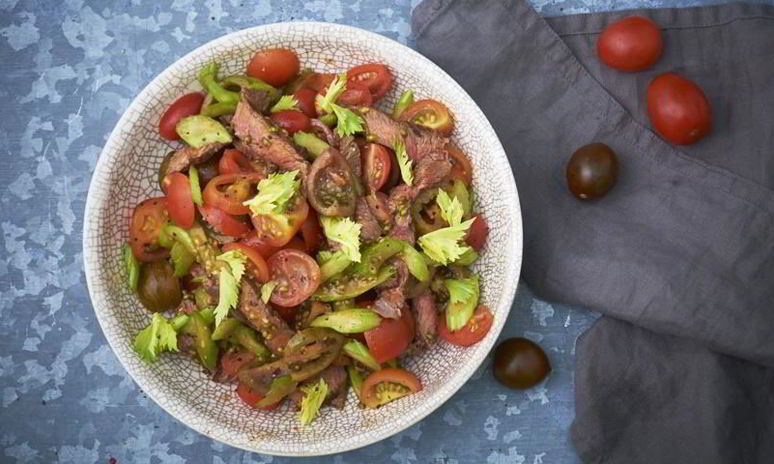 Рецепт салаты из стейка, сельдерея и помидоров