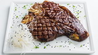 Стейк фиорентино на гриле — тосканская кьянина