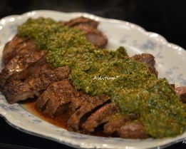 Стейк говяжий с соусом чимичурри