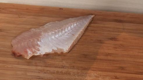 стейк из дайкона с запеченным окунем