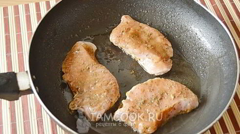 стейк из индейки на сковороде