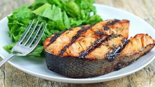 Стейк из семги на мангале