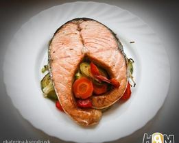 Стейк из семги на овощной подушке