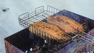 Стейк из семги на решетке