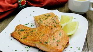 Стейк из семги на сковороде