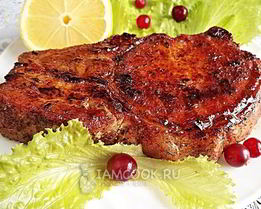 Стейк из свинины на кости