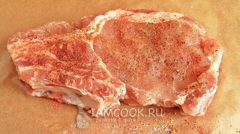 стейк из свинины на кости