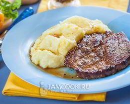 Стейк из свинины на сковороде гриль