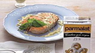 Стейк лосося на гриле со сливочно-горчичным соусом