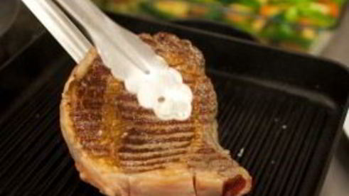 стейк на сковороде-гриль