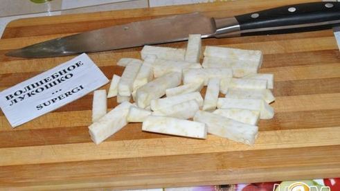 стейк с брюссельской капустой и сельдереем