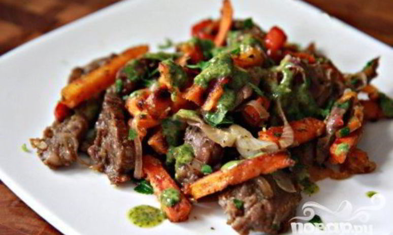 Рецепт стейка со сладким картофелем и соусом из петрушки