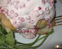 Стейки горбуши в слоеной шубке