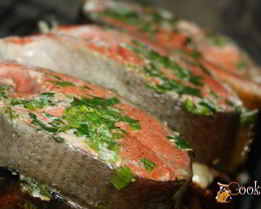 Стейки нерки на гриль-доске