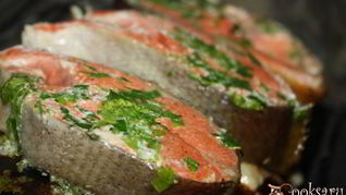 Стейки нерки на гриль-доске