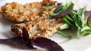 Стейки в кунжуте и розмарине