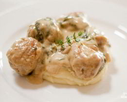 Куриные тефтели в сливочном соусе