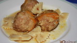 Мясные тефтели с фарфалле