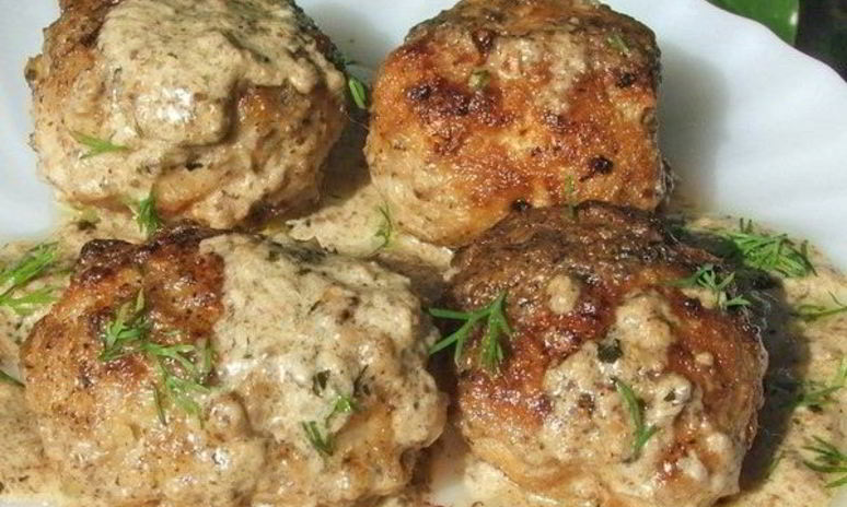 Рецепт мясных тефтелей с рисом в сливочном соусе