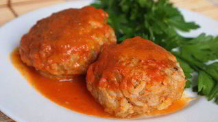 Мясные тефтели с рисом в томате