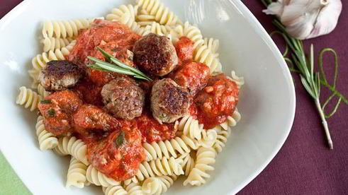 паста с тефтелями