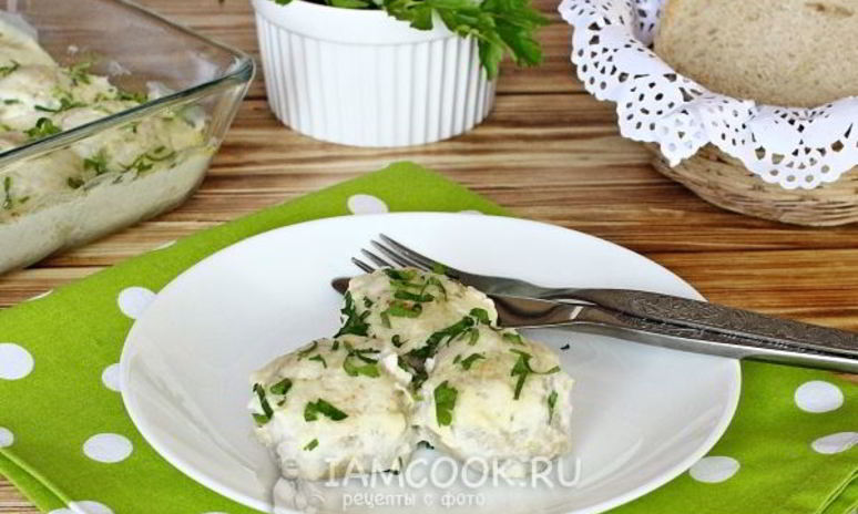 Рецепт рыбных тефтелей в сметанном соусе