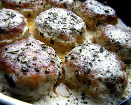 Тефтели из индейки с базиликом и мятой в сливочном соусе