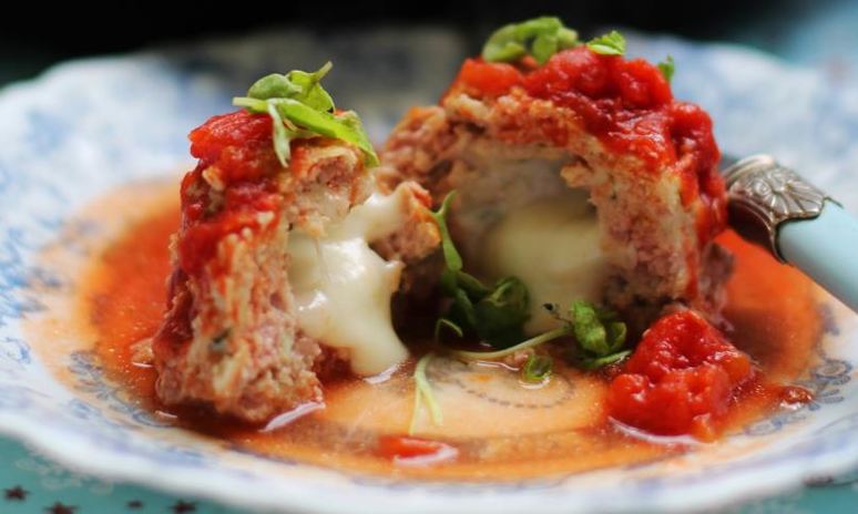 Рецепт тефтелей из индейки с моцареллой под соусом маринара